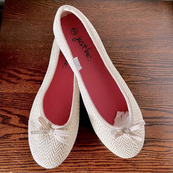 BY THE WAY and JUST BE, TWO PAIRS OF SHOES - Picture 4 of 11